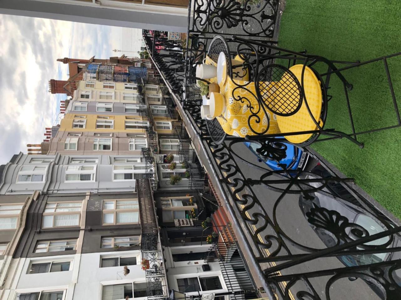 Striking Seaside One Bed Balcony Flat In Brighton Lejlighed Eksteriør billede